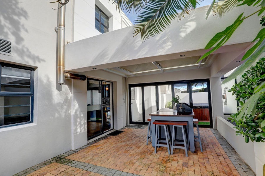 3 Bedroom Property for Sale in Van Riebeeckshof Western Cape